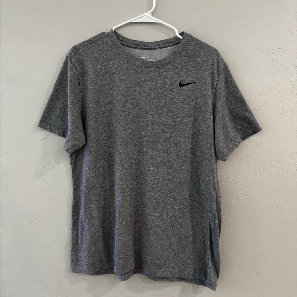 Nike Men's Charcoal Gray Short Sleeve Tee